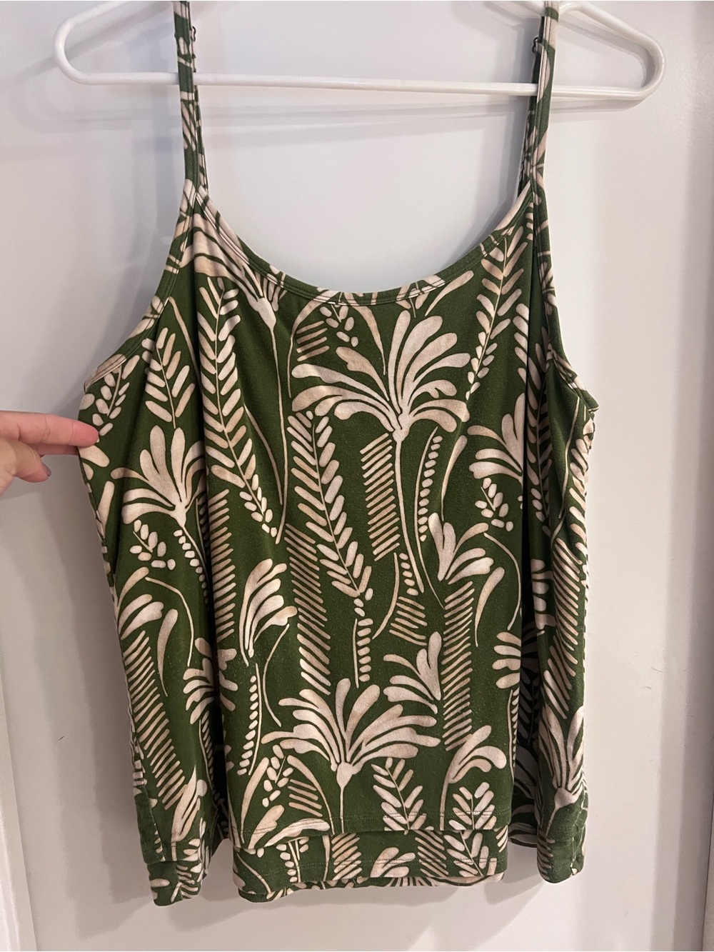🩷4 for $35🩷 Olive Green & Cream Floral Print Cami Tank